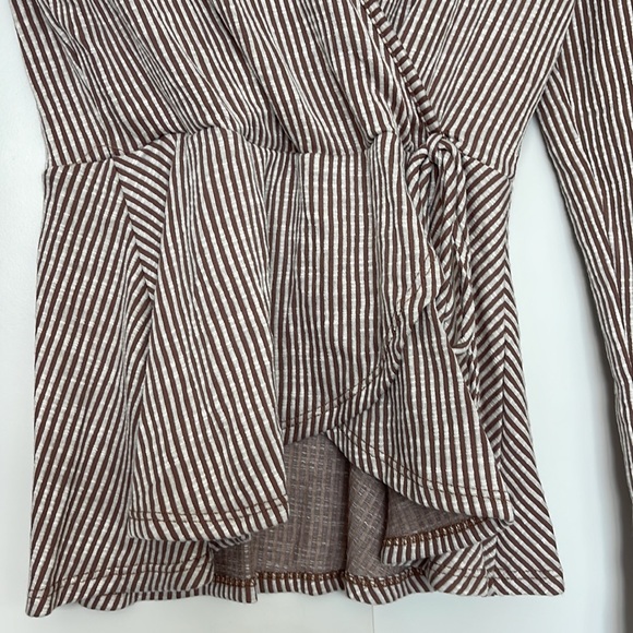 NWT Caution To The Wind Long Sleeve Wrap Top - Picture 3 of 5